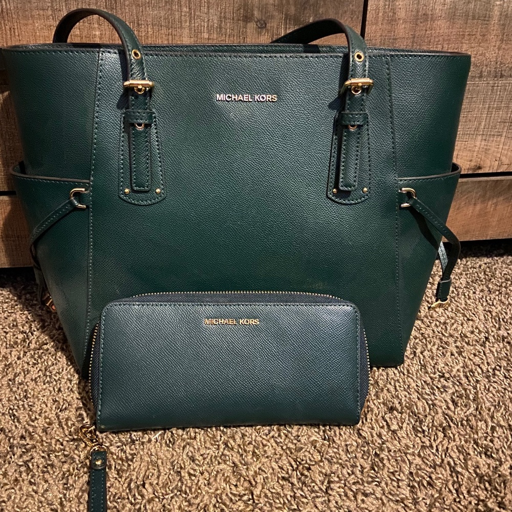 Michael Kors purse and wallet set